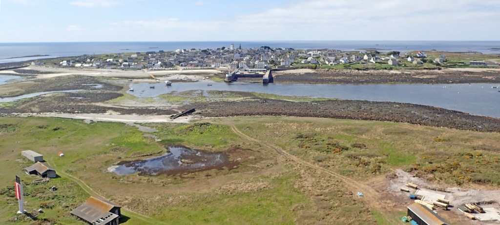 Restauration de deux cabanes goémonières sur le Lédénez Vraz de l&rsquo;île Molène&nbsp;(Finistère)