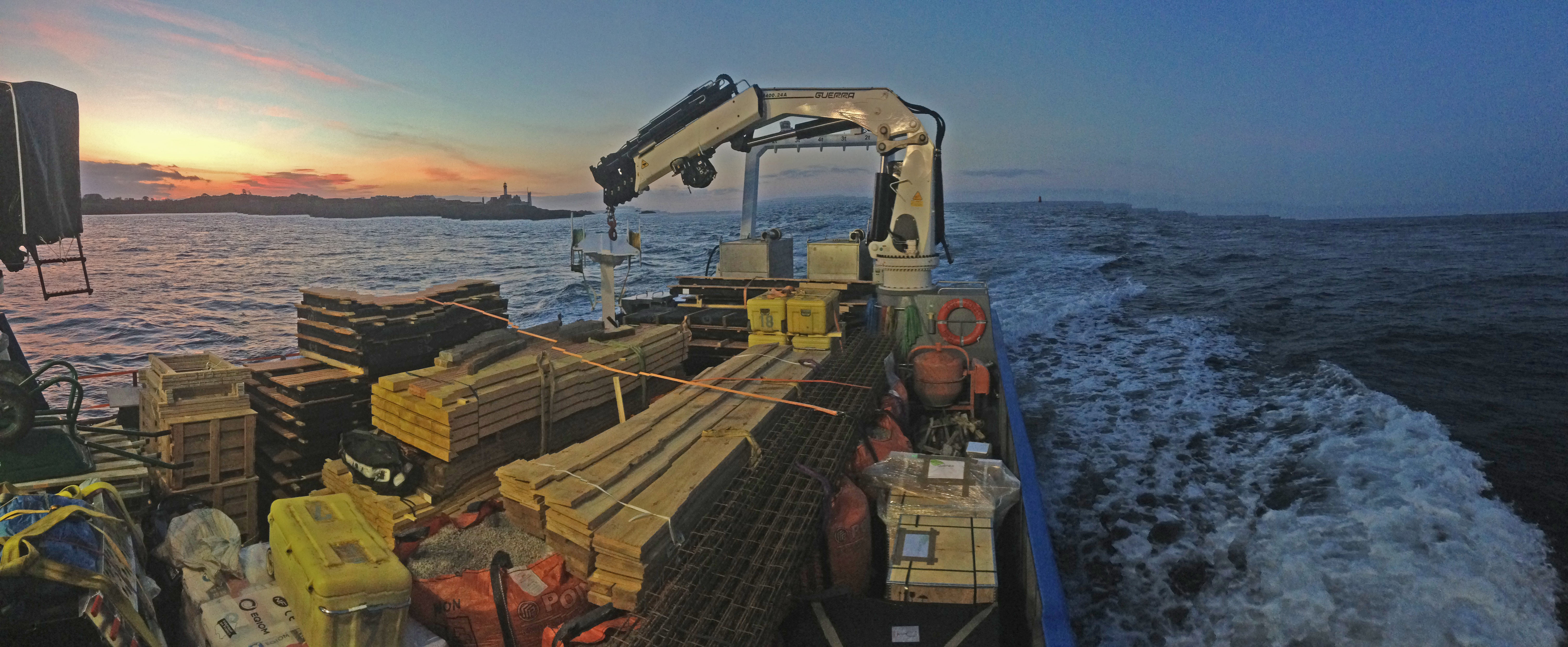 pano transport barge.jpg